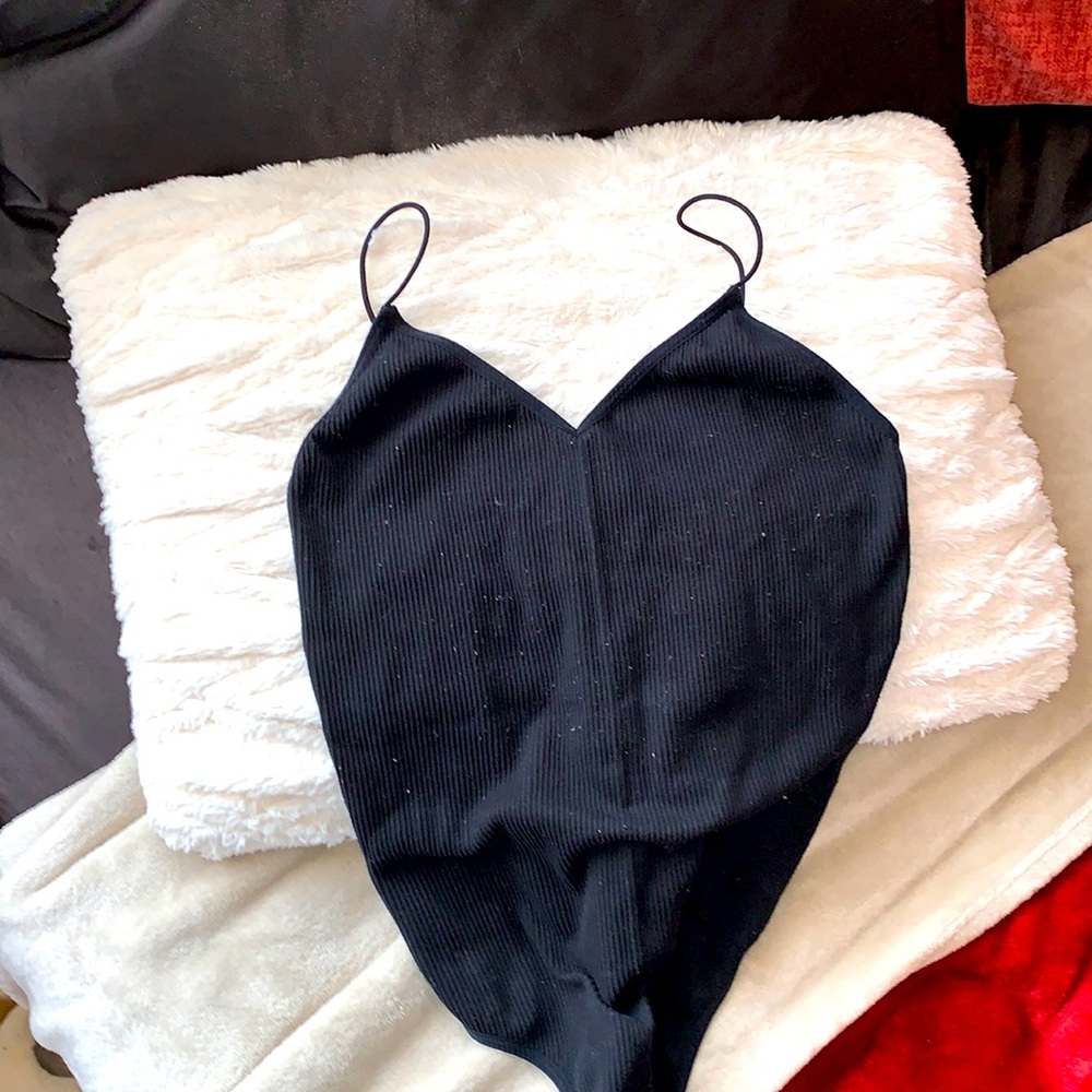 L black stretchy comfy body suit